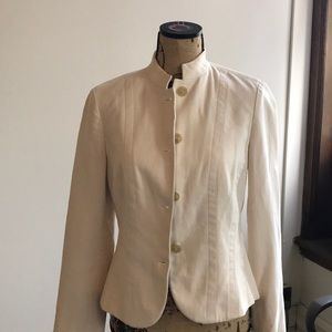 Gorgeous lined cream blazer with 4 button closure